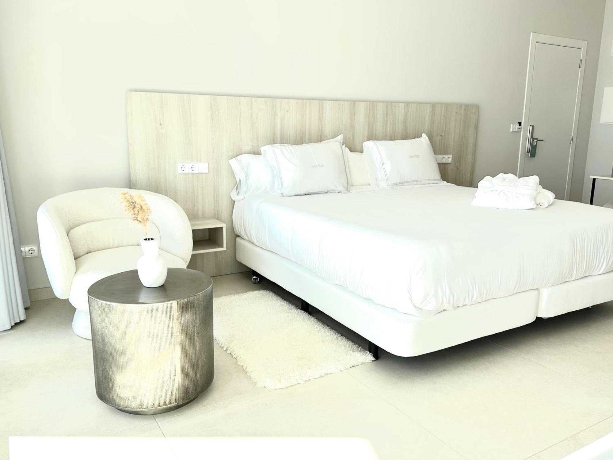 Otantus Hotel Muros Bagian luar foto